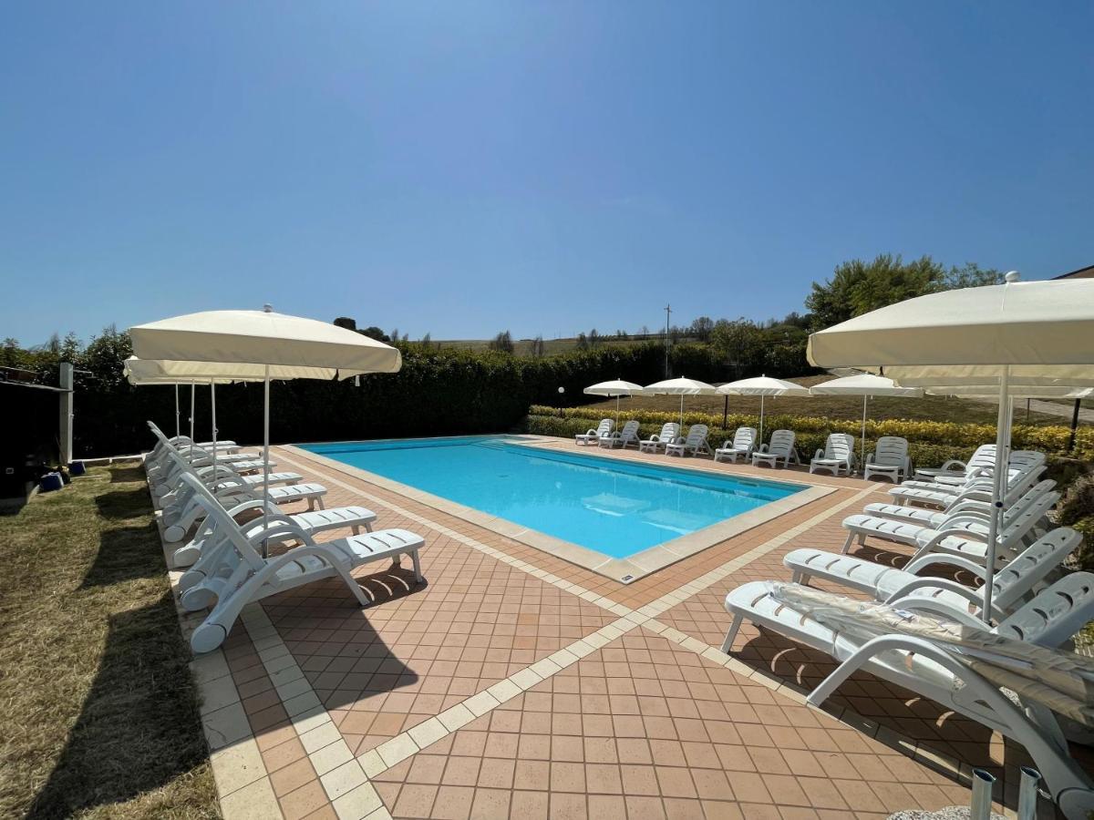 Vigneto - Italian Restaurant & B&B Villa Rosa Di Martinsicuro Екстер'єр фото
