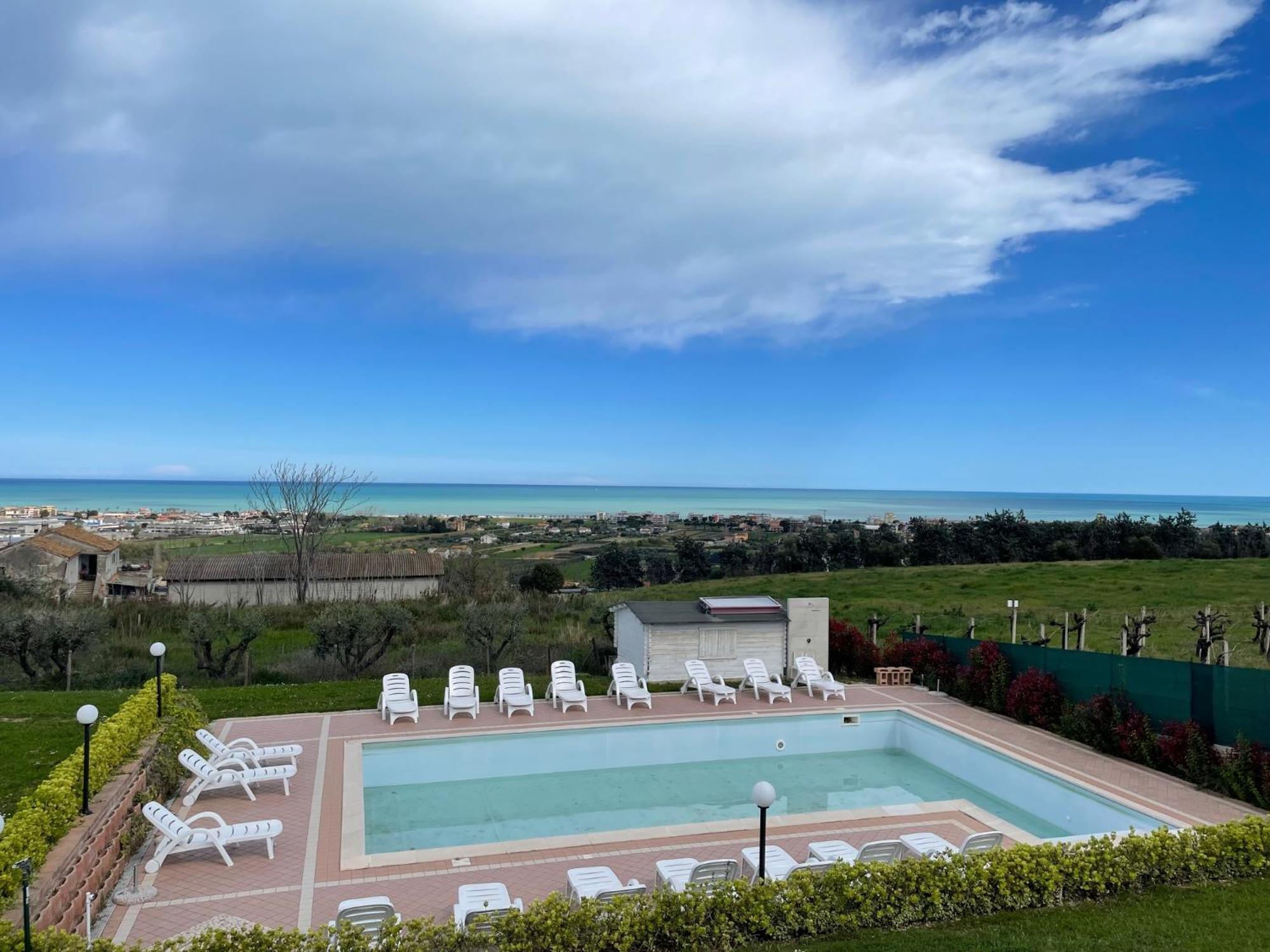 Vigneto - Italian Restaurant & B&B Villa Rosa Di Martinsicuro Екстер'єр фото