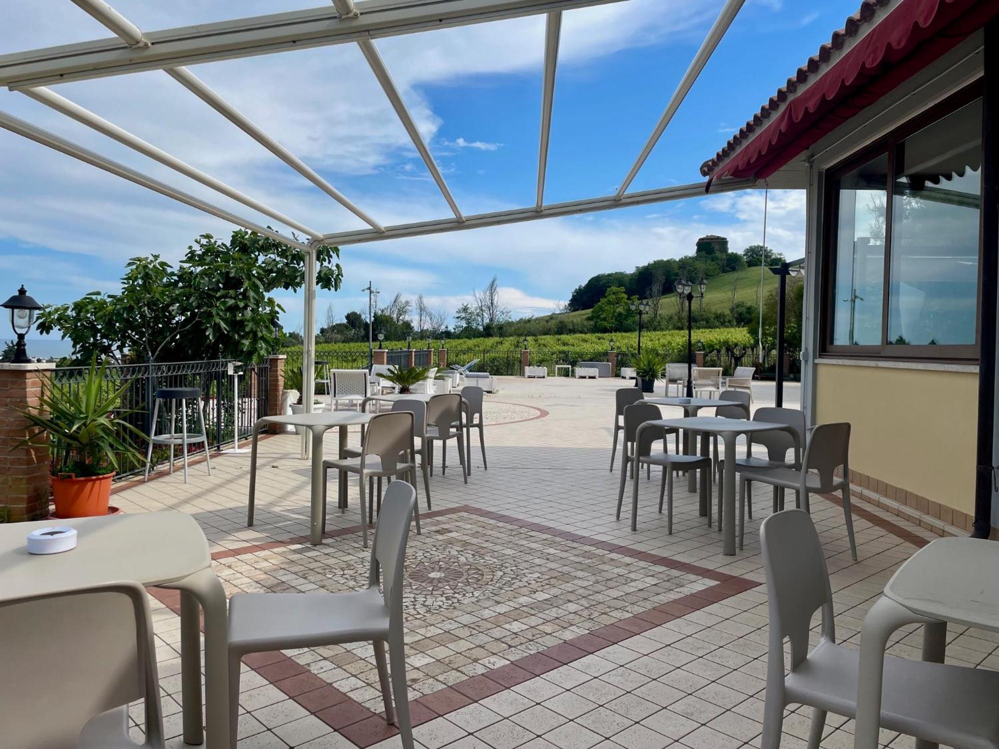 Vigneto - Italian Restaurant & B&B Villa Rosa Di Martinsicuro Екстер'єр фото