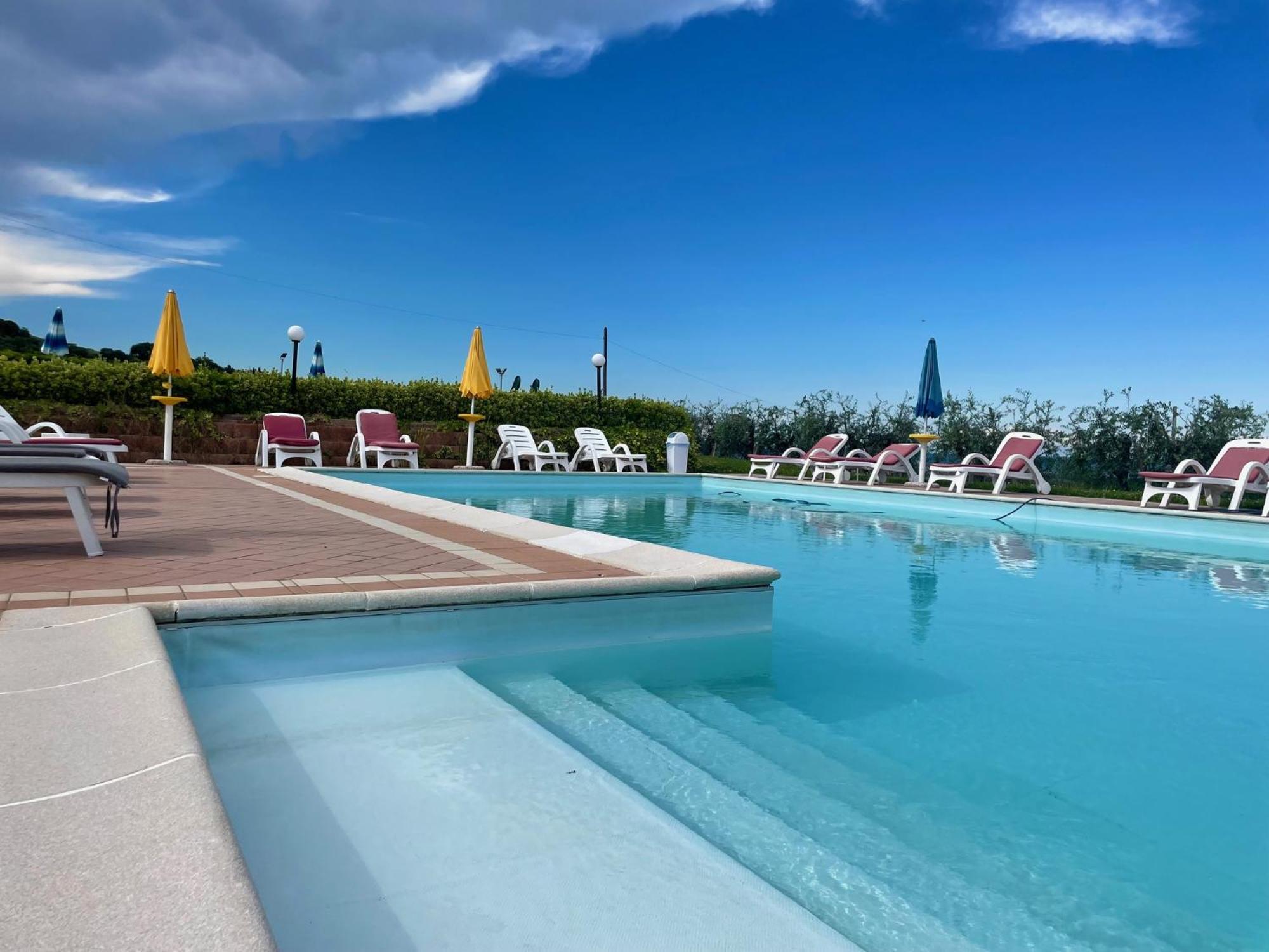Vigneto - Italian Restaurant & B&B Villa Rosa Di Martinsicuro Екстер'єр фото